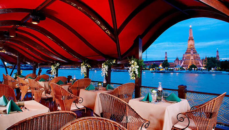 Dining on the Manohra Dinner River Cruise 